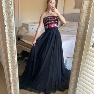 NWT Sherri hill 50984 black sleeveless floral embroidered beaded gown